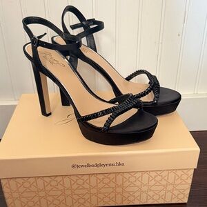 Jewel Badgley Mischka Elegant Black Platform Heels